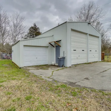 Shell Knob Home w/ Fire Pit, Near Table Rock Lake!