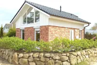 Vacation dream: 30m to the beach, sea view, sauna, whirlpool, 2 bedrooms just luxury Các khách sạn ở Travemunde