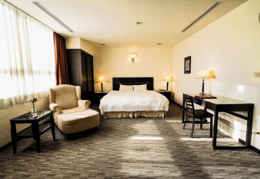 허캉 호텔 깔끔한 로비 이미지