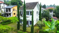 Villa Chamomile by Villa Istana Bunga Các khách sạn ở Kertawangi