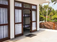 Surfing Tusker - Thalpe Hotels in Talpe