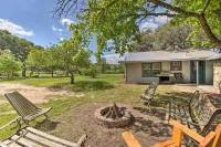 Betty B's River House < 1 Mi to Blanco State Park! - Homestays