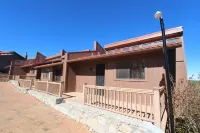 Crown Point Resort - Apartments