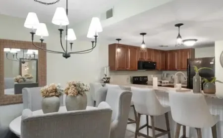 Cozy 2-bed/2bath riverfront condo in amazing Townsend with WiFi, AC