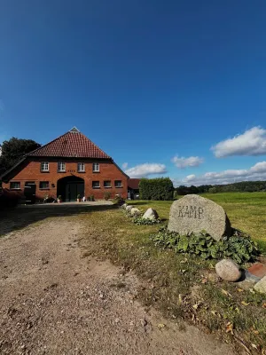 Cozy farmhouse situated on hill, with beautiful view of nature Hotels in Ostholstein
