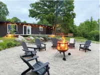 All-season private cottage near skiing, golf, trails + lakes Hotels in Custer Township