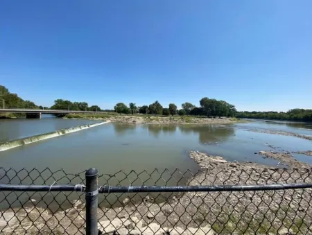 Cozy riverside cabin on the Neosho river
