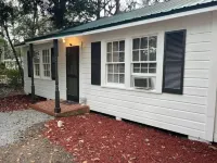 Cozy & Peaceful Cottage near SGMC, VSU, Down town