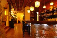 Beit Shalom Historical Boutique Hotel - bar