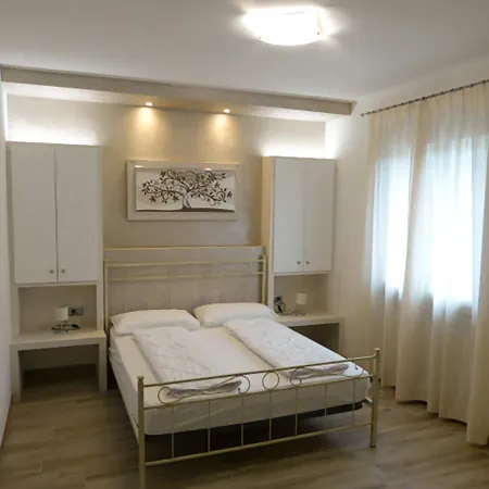 Apartment in Tignale with Lake Garda Views