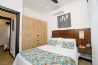 Casa Las Palmas - Modern Comfort + Private Pool, Near Beach, 4 Pax! Playa Hermosa 호텔