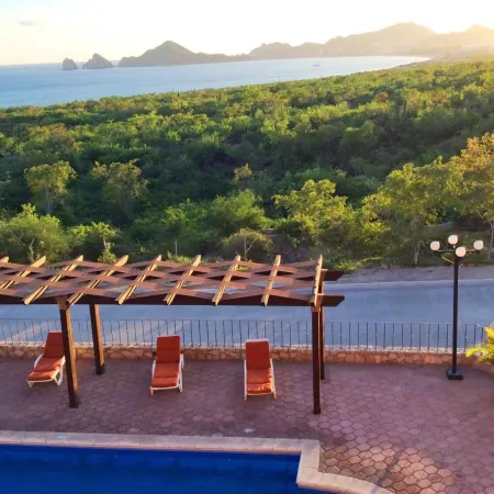Sunrock Hotel & Suites