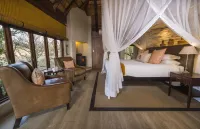 Impodimo Game Lodge Hotels in Zeerust