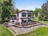 Modern Luxury Waterfront On Old Mission Peninsula Hotels in Peninsula Township