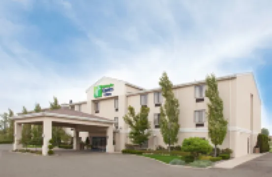 Holiday Inn Express & Suites ALLIANCE by IHG