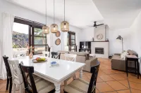 El Casar Townhouse Benahavis - 3-Star