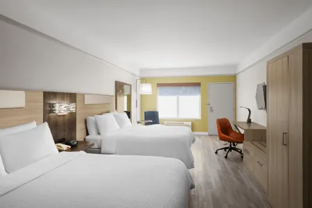 Holiday Inn Express & Suites San Dimas Отели рядом с достопримечательностью «Cal Poly Pomona College of Business Administration»