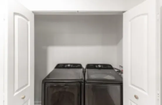 Charming 3-bedroom cottage with WiFi, AC in welcoming Athens