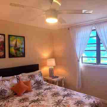 The Lost Crab at Sapphire - End Unit. Newly  Renovated. Easy Access to Beach Rooms