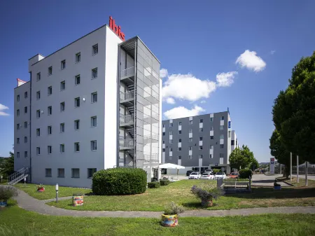 Ibis Fribourg Отели в г. Муртен
