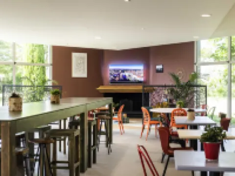 โรงแรมกรีท คาสเตรส ไซช์