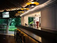 Novotel Bogor Golf Resort & Convention Center - bar