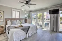 Walk to Surfside Beach: Studio w/ Covered Balcony - Wifi