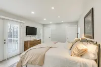 Bright and Modern Home 2 Mi to Presque Isle Airport - Wifi