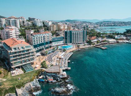 Charisma de Luxe Hotel