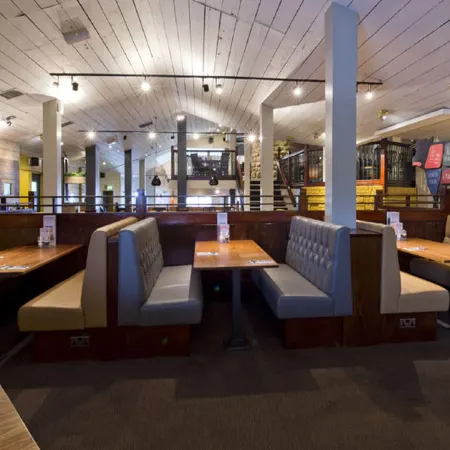 Premier Inn Glasgow (Cumbernauld) Отели в г. Камберналд