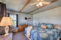 Cobblestone Cottage 10 Mi to Pomme de Terre! - 3-Star