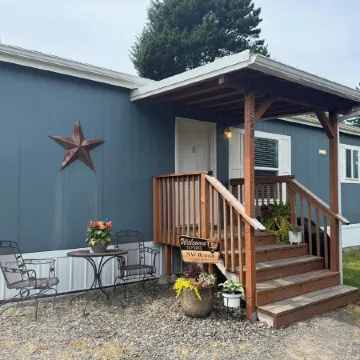 NW Retreat, Convenient 3 Block Walk to Main Street