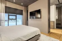 Nordic Retreat by the Water Hot Tubs Northern Lights - Pools