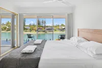 Isle of Palms Resort Hotels in Elanora