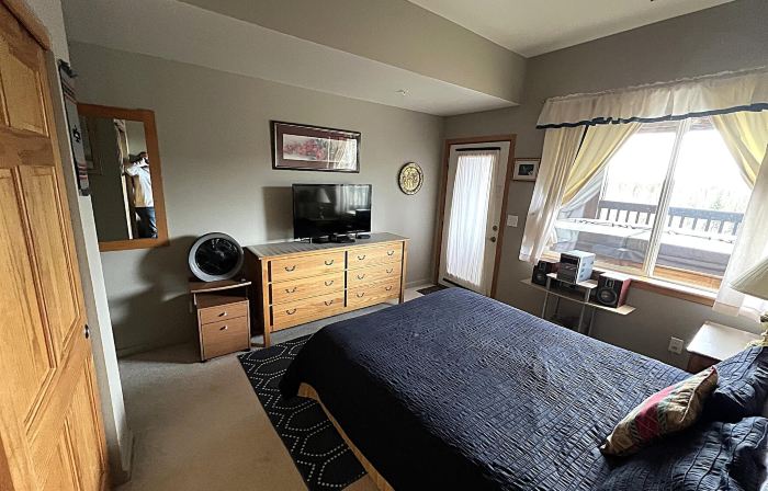 Forest Park 3 Bed 4 Bath Townhome
