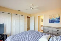 Screened Porch + Pool Access: Cozy Sebring Condo