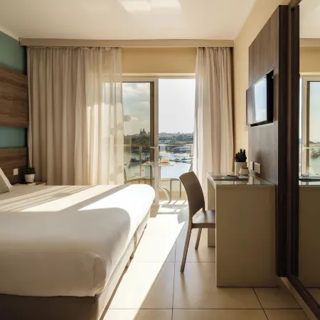 115 the Strand Hotel by Neu Collective