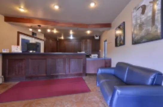 Canadas Best Value Inn and Suites Fernie