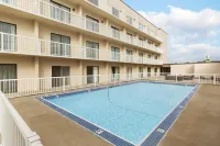 Days Inn by Wyndham Cranbrook Conference Centre - Pool
