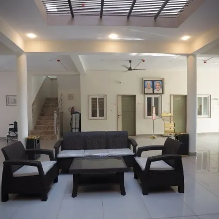 Hotel Prem Sadan Отели в г. Датия