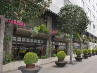 Hôtel Mercure Andorra Hotels near La Noblesse du Temps