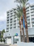 Holiday Inn Express & Suites Phoenix - Midtown by IHG Hotels in Phoenix