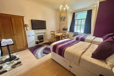 Sandon Apartment Oasis in Birmingham Hotels near Smethwick Rolfe Street Railway Station