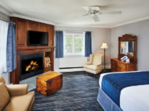 Sir Sam's Inn & Waterspa - Adults Only Hotels in Haliburton County
