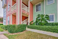 Oceanfront Galveston Condo Balcony and Pool Access!