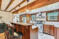 Game Room and Yard Greentown Home Near State Park - piscine
