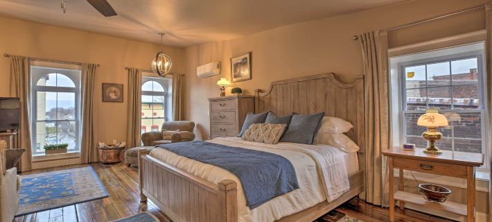 Chic Main Street Retreat < 7 Mi to KY Horse Park! Hotele w: Georgetown