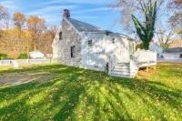 Historical Thurmont Escape w/ Furnished Deck! - Homestays