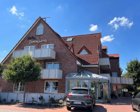 Hotel DÜNENLÄUFER Carolinensiel Hotels in Carolinensiel