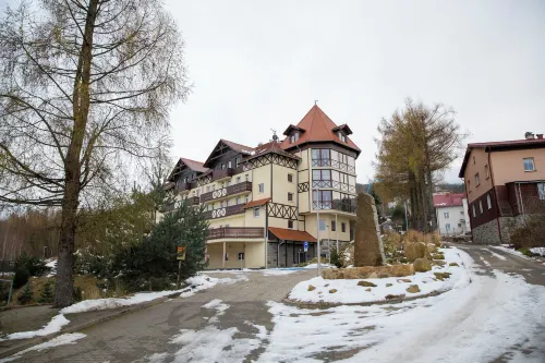 Santa Christina Hotels in Luban County